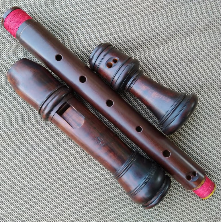 Baroque alto recorder in stained european boxwood